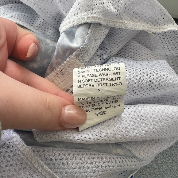 Men’s Blue & White Patterned Swim Trunks w/ Elastic Waistband Drawstring Size L - Picture 15 of 15